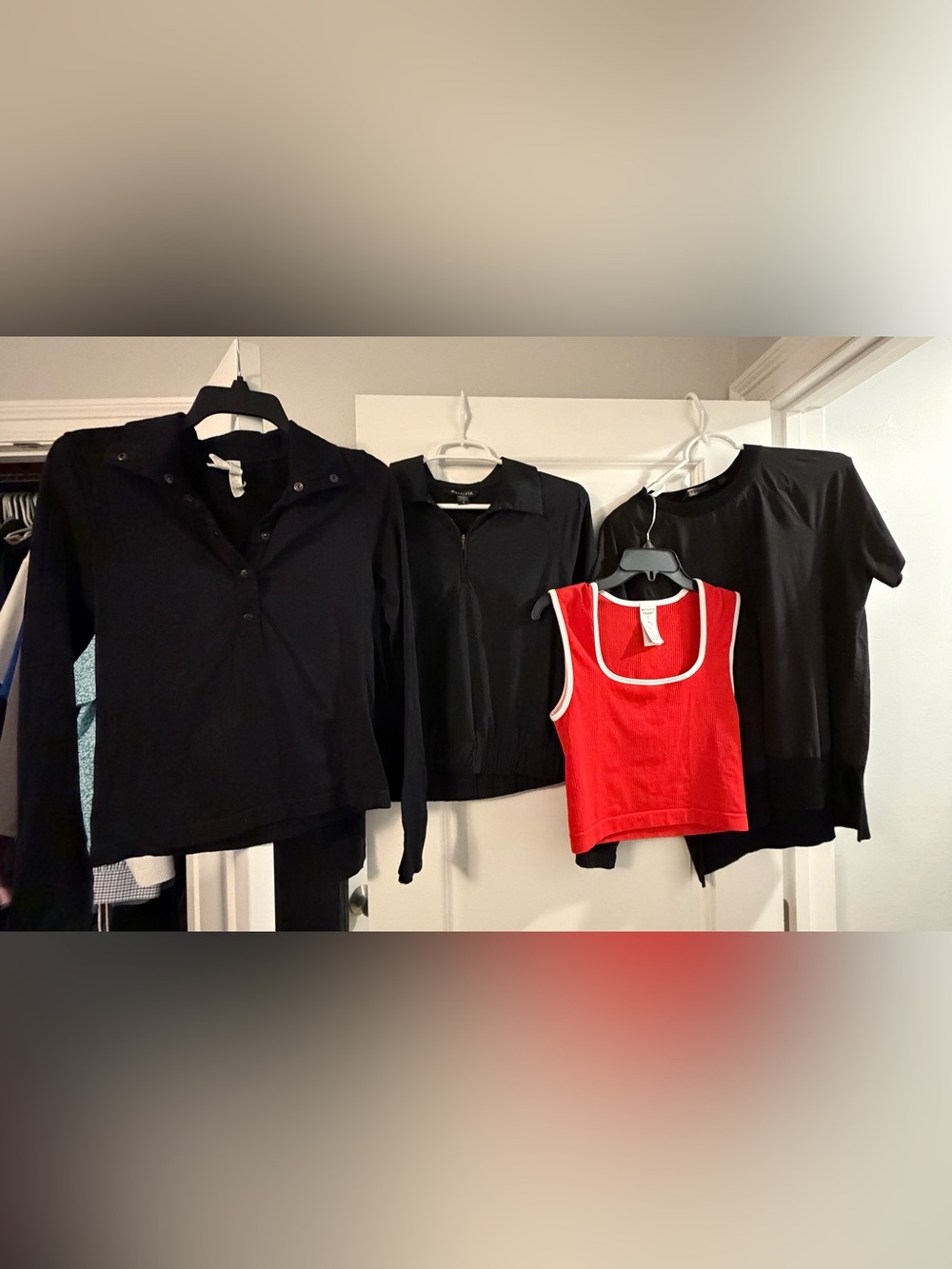 Women’s Athleta bundle size S. EUC